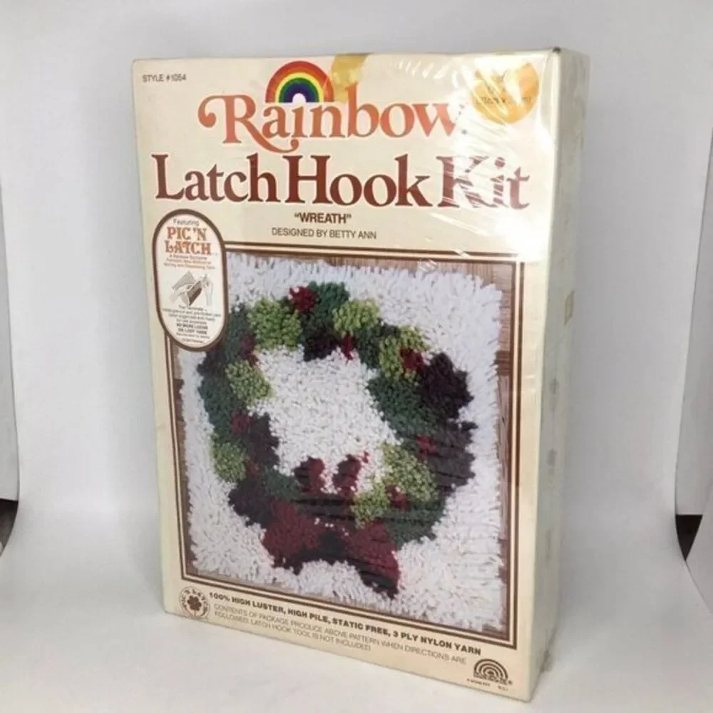 Vintage Christmas Wreath Rainbow  Latch Hook Kit Sealed New